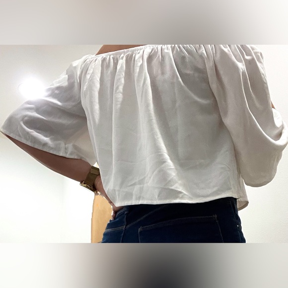 Beautiful light summer blouse - Picture 2 of 2